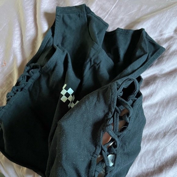 🥀2 FOR $12🖤Bundle of cropped tank tops - Picture 4 of 9